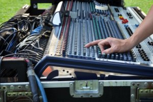 Introdução à Eletrônica de Equipamentos de Som e Imagem (Áudio, Rádio, TV e Vídeo)